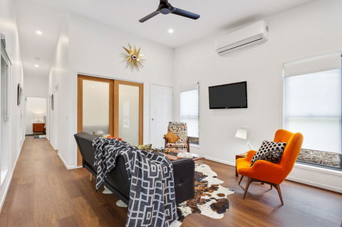 Bower 63 - Kingaroy Accommodation 5
