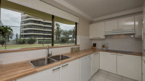 Norfolk Luxury Beachfront Apartments - Kingaroy Accommodation 9