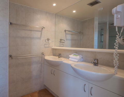 Norfolk Luxury Beachfront Apartments - Kingaroy Accommodation 29