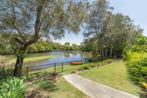 Waterfront Theme Park Getaway - Kingaroy Accommodation 20