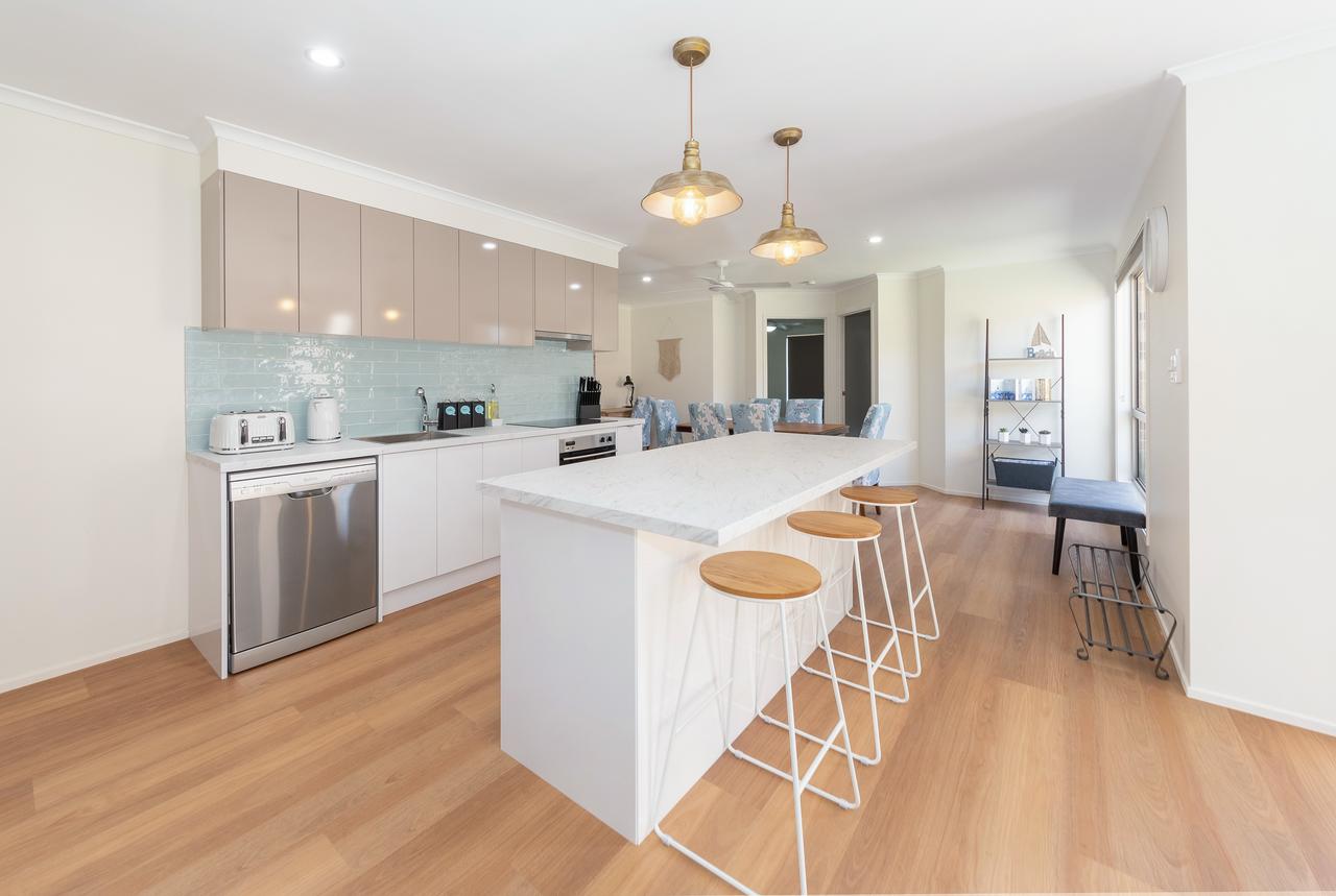 Helensvale QLD Kingaroy Accommodation