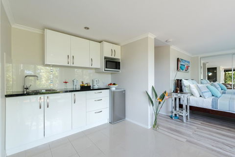 Private Guest Suite High On Currumbin Hill - Kingaroy Accommodation 5