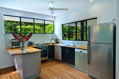 Misty Mountains Rainforest Retreat - Kingaroy Accommodation 4