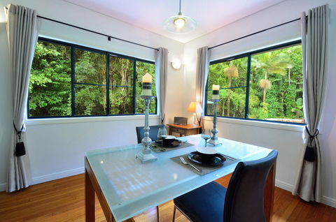 Misty Mountains Rainforest Retreat - Kingaroy Accommodation 11