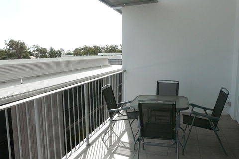 Monterey Apartments Moranbah - Kingaroy Accommodation 2