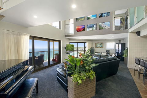 Burleigh Esplanade Apartments - Kingaroy Accommodation 26