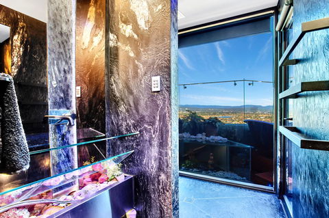 Burleigh Esplanade Apartments - Kingaroy Accommodation 7