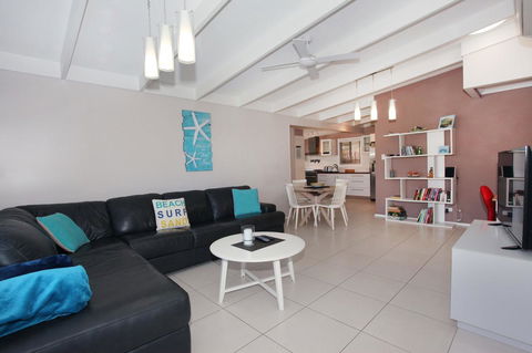6 Botany Court Marcoola Beach - Pet Friendly 500 Bond - Kingaroy Accommodation 6