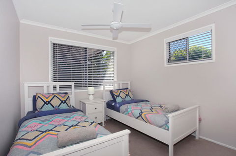 6 Botany Court Marcoola Beach - Pet Friendly 500 Bond - Kingaroy Accommodation 2