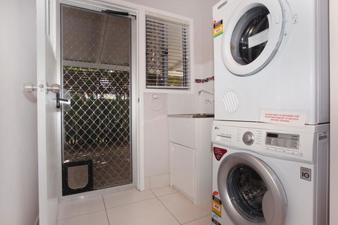6 Botany Court Marcoola Beach - Pet Friendly 500 Bond - Kingaroy Accommodation 4