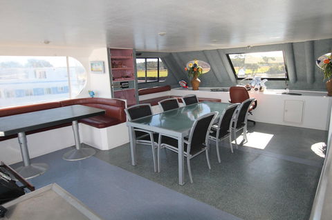 Coomera Houseboats - Kingaroy Accommodation 20