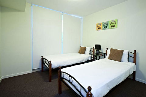 Lanai Riverside Apartments - Kingaroy Accommodation 5