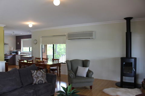 Waterside View - Kingaroy Accommodation 1