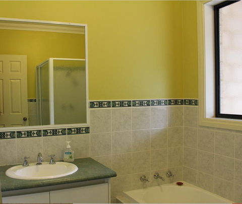 Waterside View - Kingaroy Accommodation 2