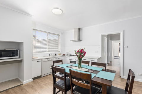 Wattle Grove Villa - Kingaroy Accommodation 0