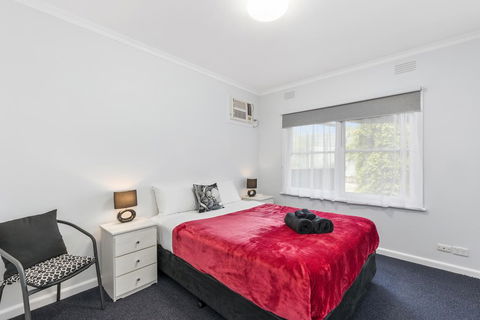 Wattle Grove Villa - Kingaroy Accommodation 1