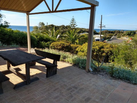 Wave Walk - Kingaroy Accommodation 1