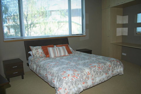 WAVES 203 ON CURRUMBIN - Kingaroy Accommodation 1