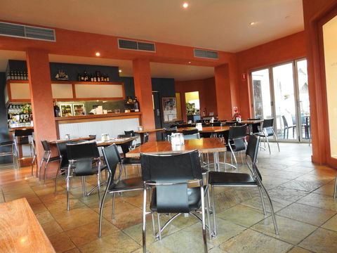 Waves Luxury Suites - Kingaroy Accommodation 0