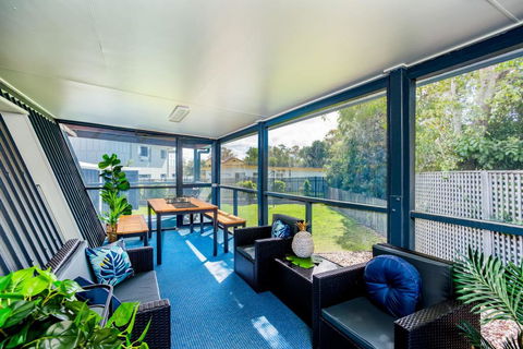Wayfarers Beachouse - Rainbow Beach, Everything You Need, Just Metres To The Beach - Kingaroy Accommodation 3