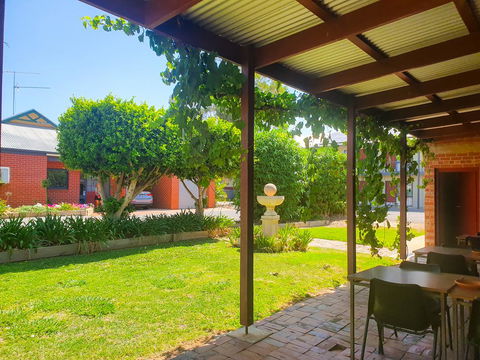 Wentworth Central Motor Inn - Kingaroy Accommodation 0