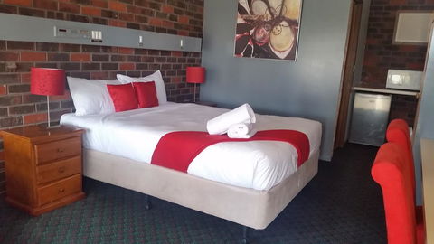 Wentworth Club Motel - Kingaroy Accommodation 1