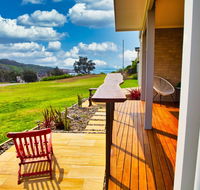 Whale Studio Apartment 1a Ocean Street - Kingaroy Accommodation