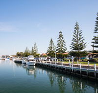 White Caps B - New Styles  Spacious Home - Kingaroy Accommodation