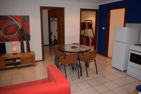 Wildsights Beach Units - Kingaroy Accommodation 1