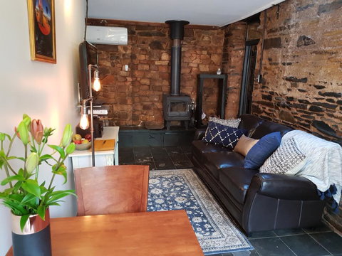 William Hunt's Retreat - Redwood Studio - Kingaroy Accommodation 0