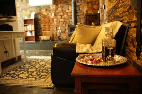 William Hunt's Retreat - Redwood Studio - Kingaroy Accommodation 1