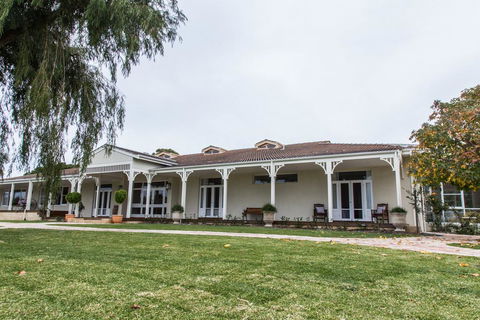 Winniston Lodge Luxury Accommodation - Kingaroy Accommodation 0