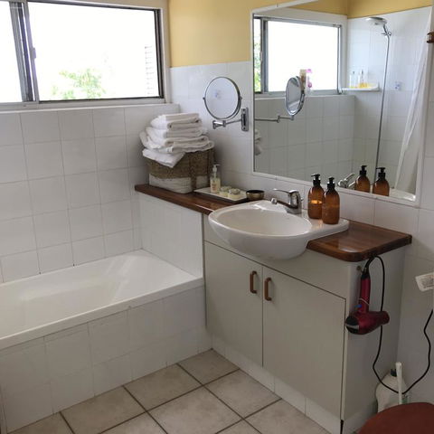 Winston Cottage - Kingaroy Accommodation 3