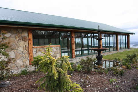 Woodbridge Hill Hideaway - Kingaroy Accommodation 1