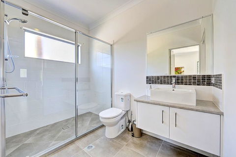 Woodgate Beach Houses - Kingaroy Accommodation 3