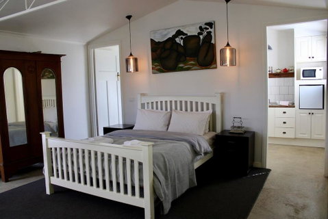 Wormwood Studio - Kingaroy Accommodation 1