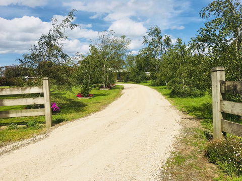 Yarragon 4 Bedroom House In Gippsland - Kingaroy Accommodation 0