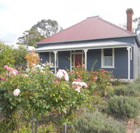 Yarram Cottage Art and Accommodation - Kingaroy Accommodation