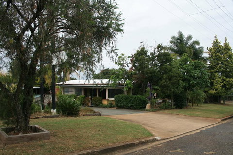 Yarraman Gardens Motel Queensland - Kingaroy Accommodation 2