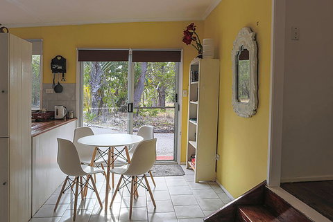 Yellow Cottage - Bush And Beach - Kingaroy Accommodation 2