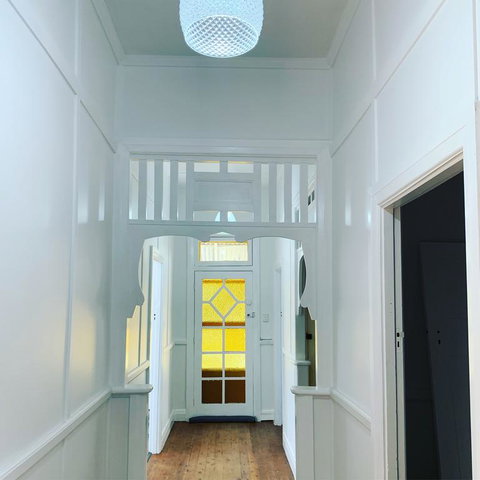 Yellow Door House Adelong - Kingaroy Accommodation 3