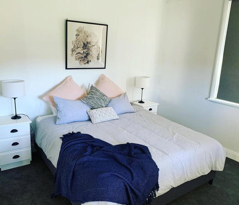 Yellow Door House Adelong - Kingaroy Accommodation 2