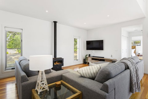 YOU, ME AND THE SEA - BLAIRGOWRIE - Kingaroy Accommodation 1