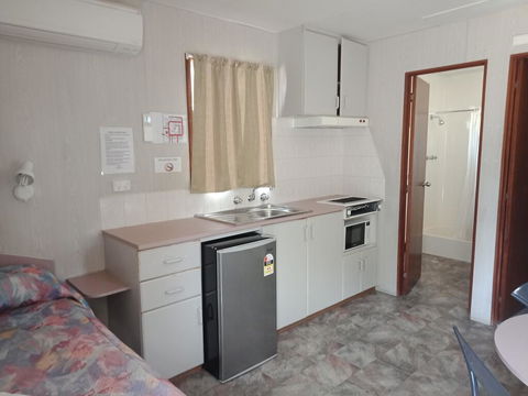 Young Caravan Park - Kingaroy Accommodation 2