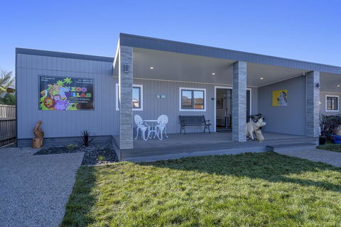 Zoo Villas : Villa Zebra - Central Wynyard - Kingaroy Accommodation 0