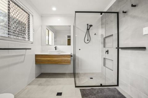 Coongarra Esplanade 41 Lakeshores - Kingaroy Accommodation 2