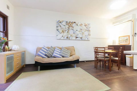 B3 Crawley Apartment 1 BRM & Sleepout Near UWA - Kingaroy Accommodation 1