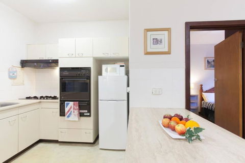 B3 Crawley Apartment 1 BRM & Sleepout Near UWA - Kingaroy Accommodation 4