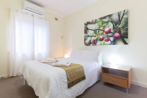 B5 Crawley Apartment 1 BRM & Sleepout Near UWA - Kingaroy Accommodation 1