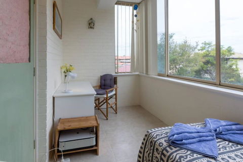 B6 Crawley Apartment 1 BRM & Sleepout Near UWA - Kingaroy Accommodation 4